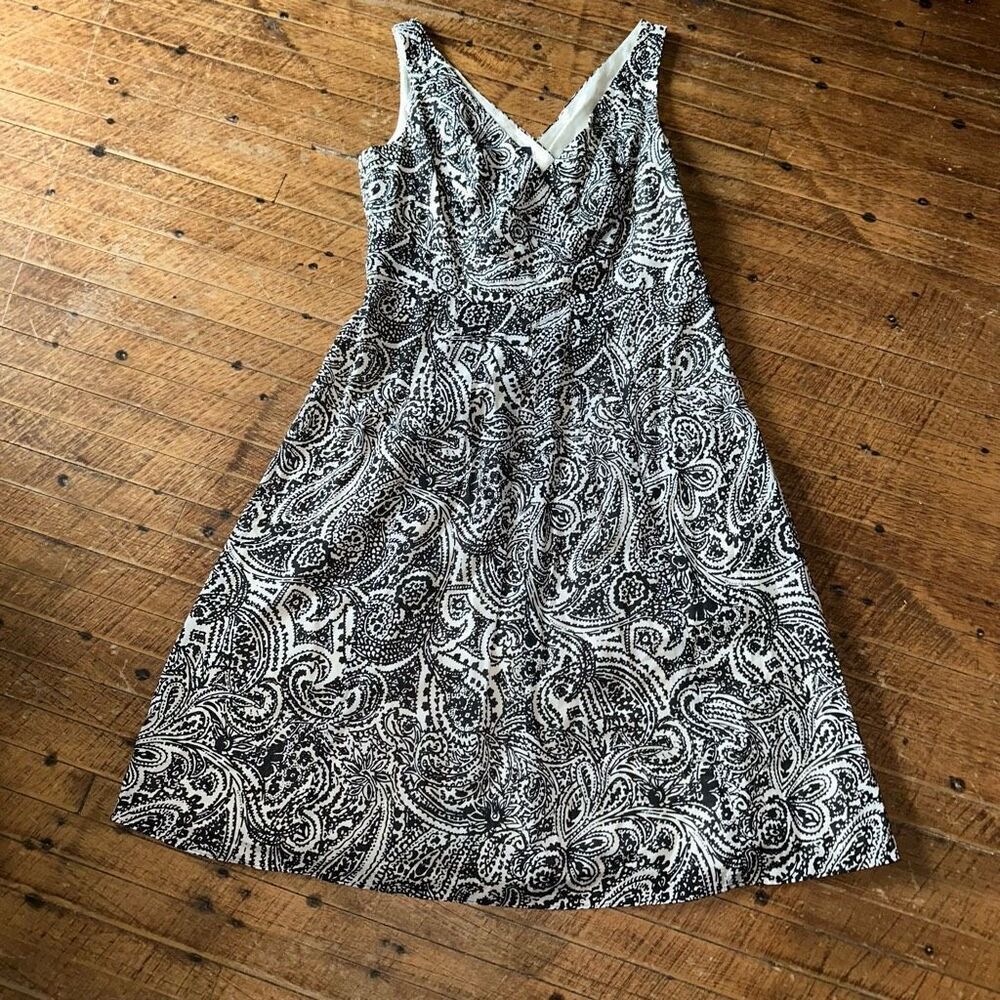 Lands’ End black & white v-neck 4 lightweight dress